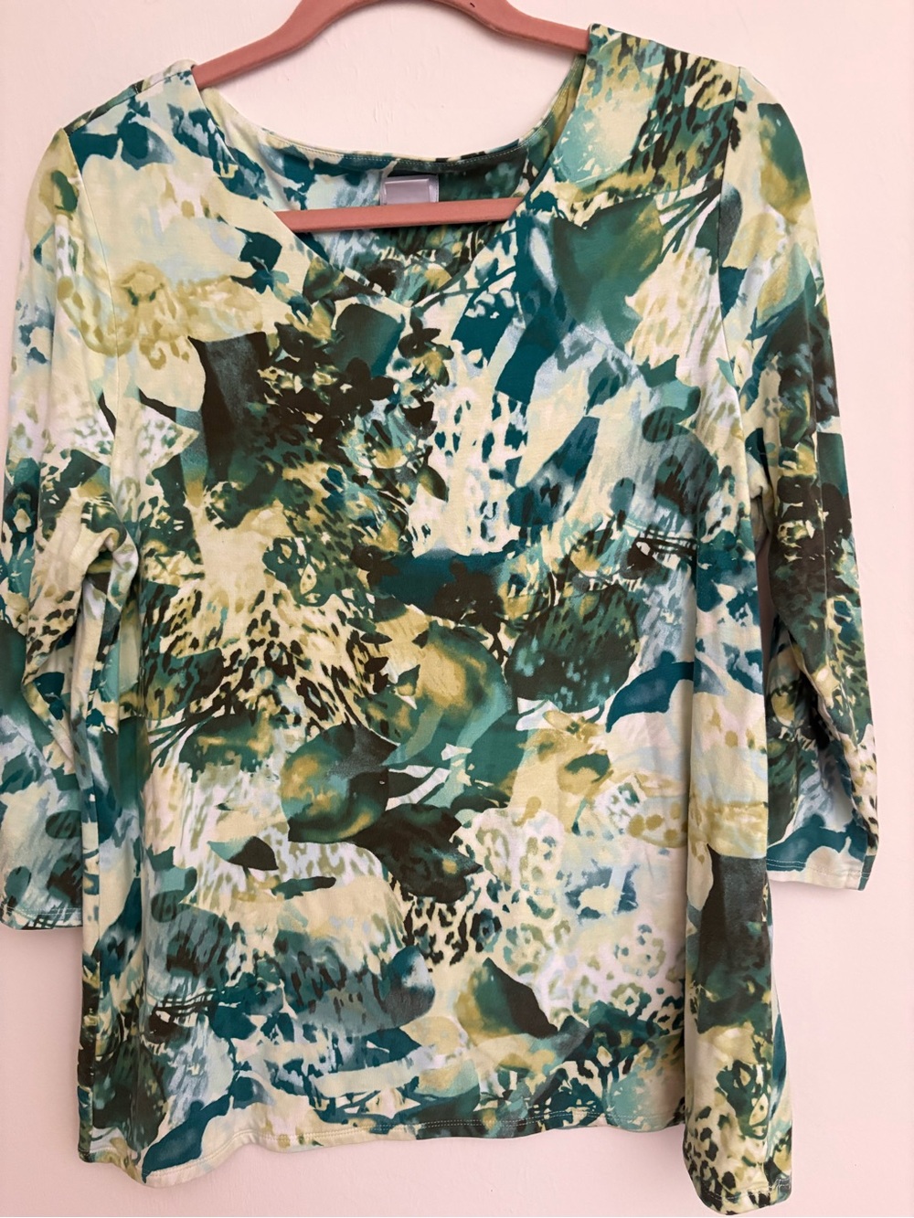 171. Chico's Teal, Green & Cream Abstract Floral Long-Sleeve Top ptp22”L26”